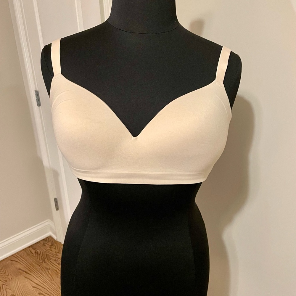 Soma Enbliss - 38D Wireless- Worn once -Pale Sand